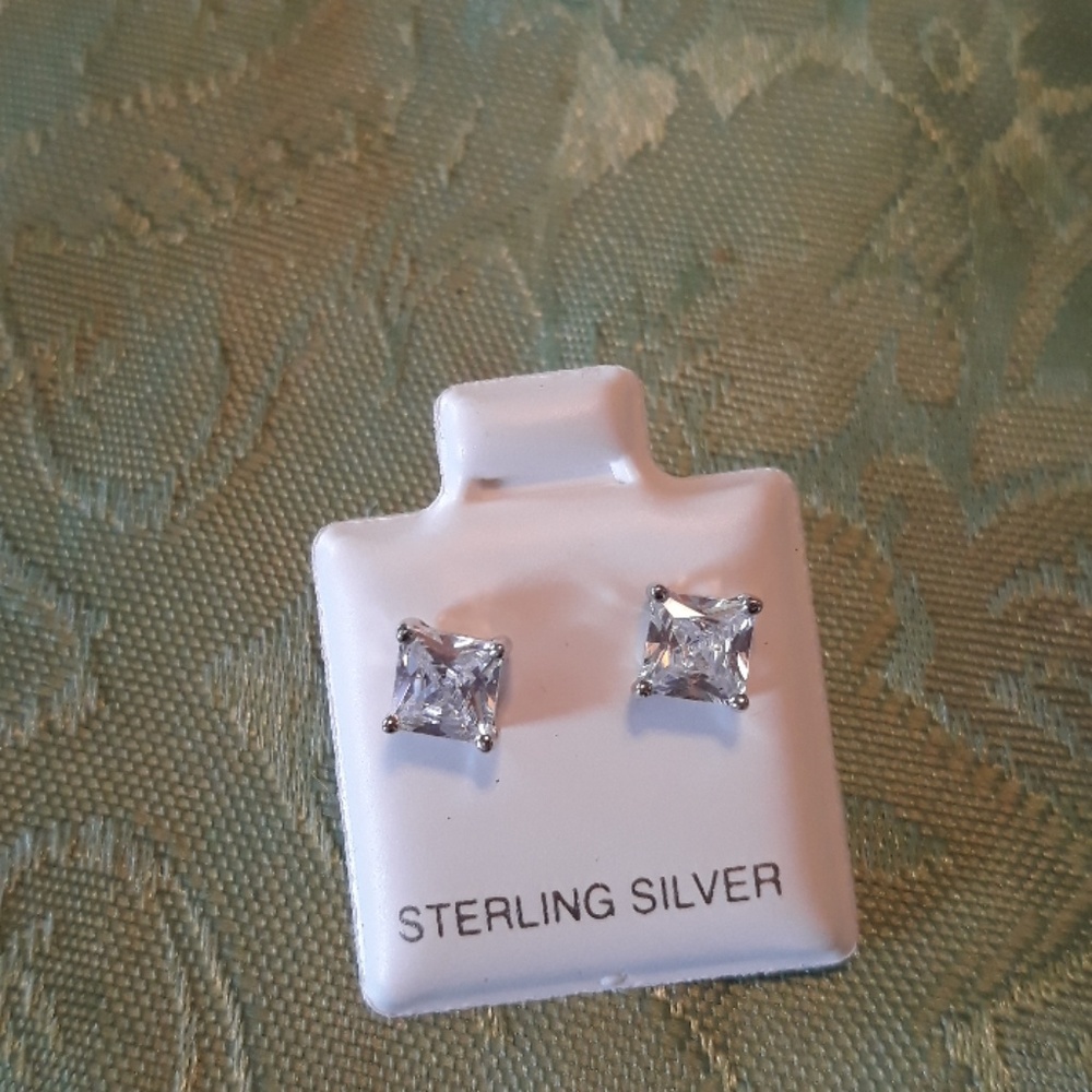Sterling Silver Cz earrings - Picture 3 of 3